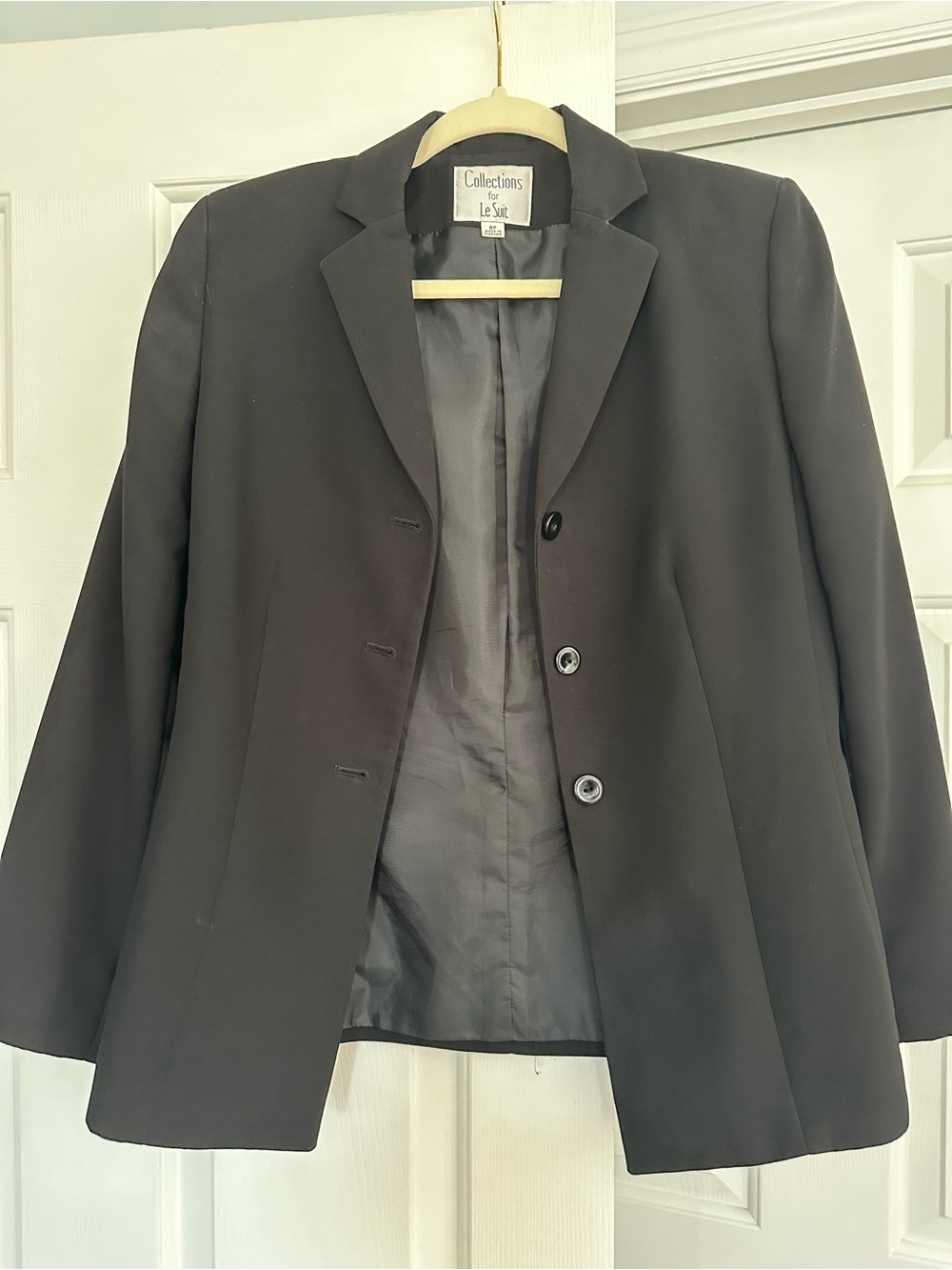 Le Suit Black Women's Three-Button Blazer